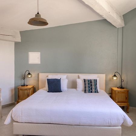 Le Hameau Fleur De Pierres , Chambre , Gite Et Table D'Hotes Murs  Exterior photo
